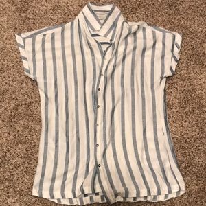 NWOT Button up tunic with pockets. New!